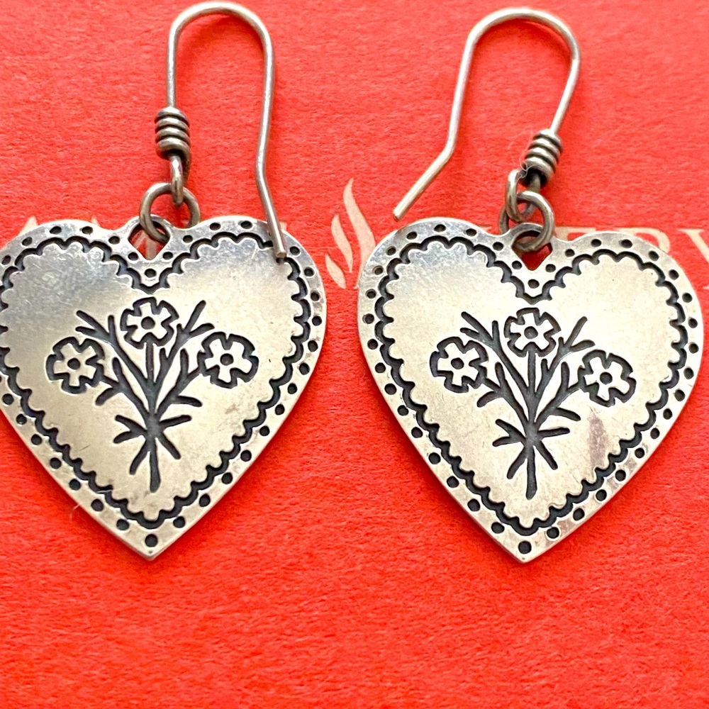 James Avery retired Embroidered Flowers earrings